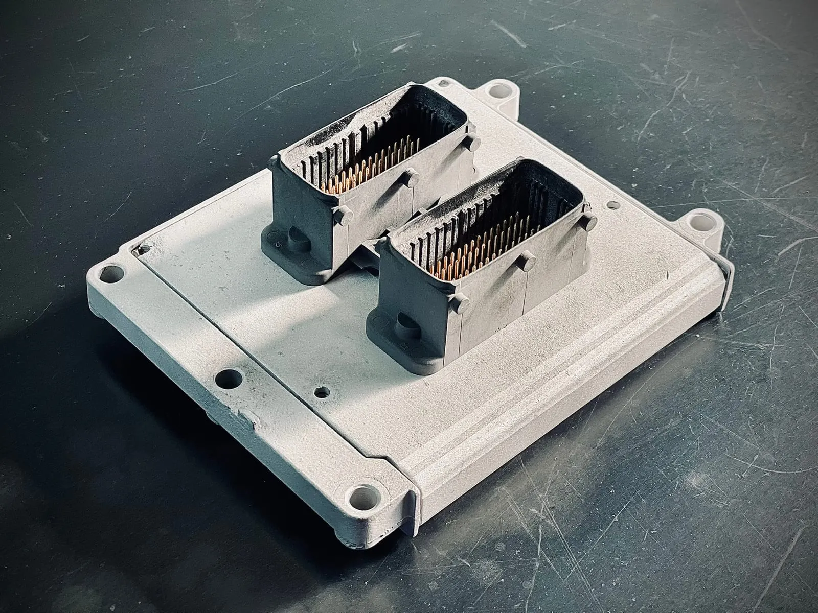 Sterownik silnika Saab Trionic 8, moduł ECU stosowany w Saab 9-3 2.0T z silnikami B207